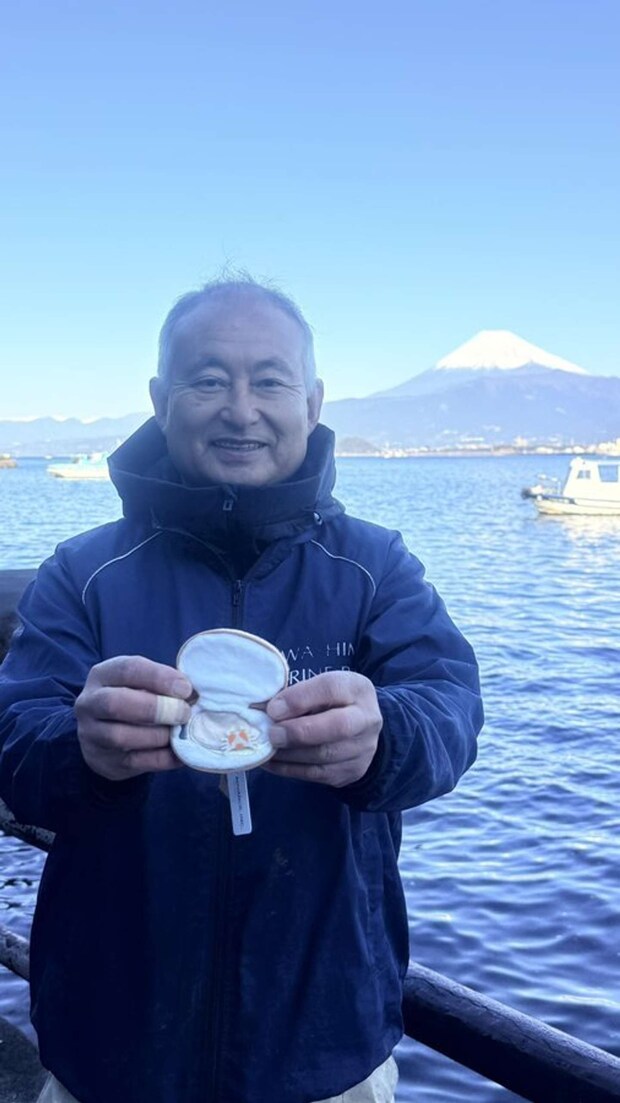 中井武さんと「あさりとぴんの」（あわしまマリンパーク公式Xより）