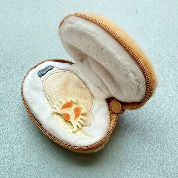 ファスナーで開閉します（画像提供：あわしまマリンパーク）