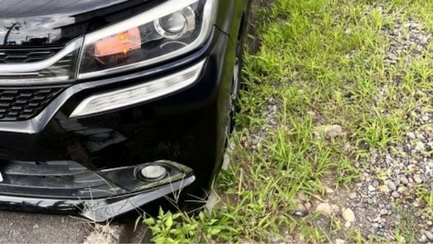 タイヤが溝に...(画像はphotoAC)