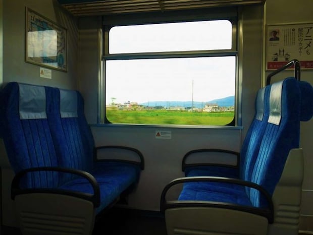 一人で旅をしていたら...(画像はphotoACより)