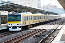 「臨月前、『なんで妊婦が』と囁かれた満員電車。ラッシュの総武線で隣に立った男性客に...」（東京都・40代女性）