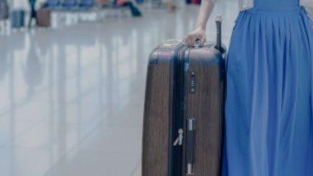 見知らぬ空港について...(画像はphotoAC)