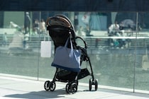 「ベビーカーが持ち上がらず困った私たち。その時かけられた言葉は『お手伝いしましょうか』ではなくて...」