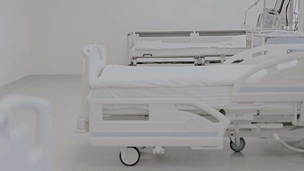 あっという間に入院となり（画像はphotoAC）