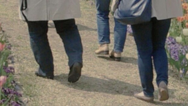 3人のおばさんたちへ（画像はphotoAC）