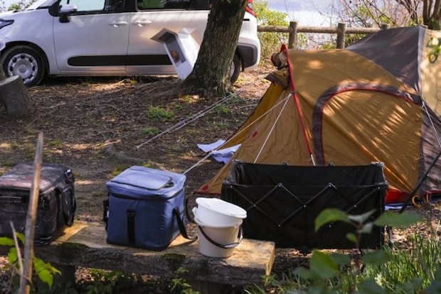 キャンプ場での出会い(画像はphotoAC)