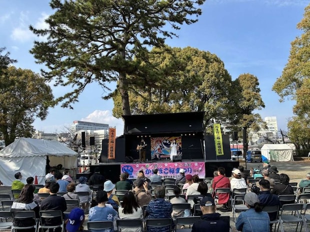 会場はすでににぎわいモード