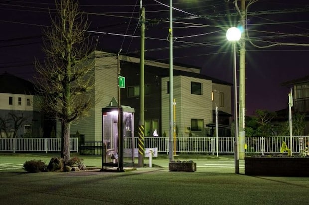 電話ボックスに居た男性に助けを求めると（画像はphotoAC）