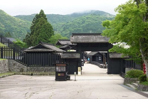 レトロな雰囲気に包まれる箱根関所（画像はphotoACより）