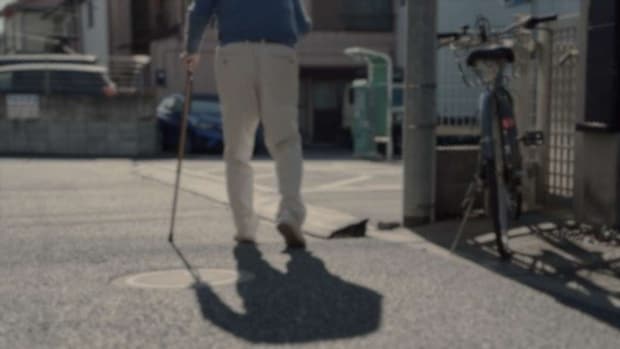 老人に声をかけたら（画像はphotoAC）