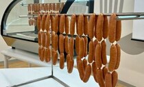 北海道では「できたてシャウエッセン」を〝狩れる〟らしい　衝撃光景に1.9万人驚がく