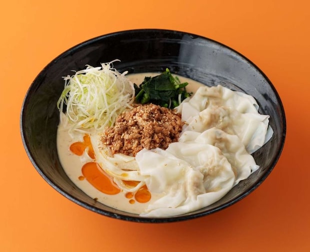 じゅじゅ探訪オリジナル　担々きしめん「橙（だいだい）」　1650円（C) 芥見下々／集英社・呪術廻戦製作委員会