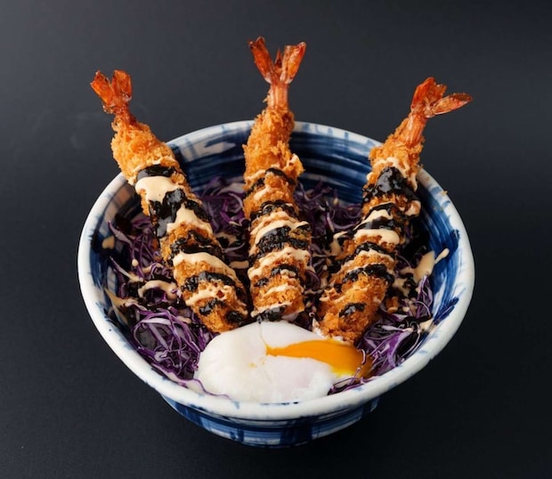 じゅじゅ探訪オリジナル　海老フライ丼　1800円（C) 芥見下々／集英社・呪術廻戦製作委員会
