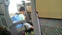 「幼い息子たちと乗った新幹線で、隣は仕事中の男性。後で長男が『あのおじさん、お母さんがいない時...』」（東京都・40代女性）