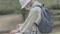 「幼児と赤ちゃんを連れて買い物に行く途中、道路に座り込む老人を発見。心配になって声をかけたが...」（大阪府・40代女性）