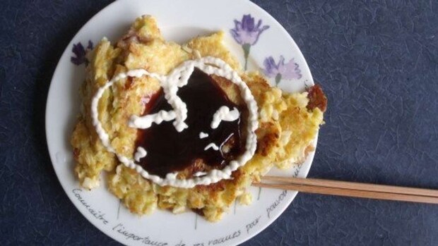 家でひとりでお好み焼きを作ってみたけれど（画像はphotoAC）
