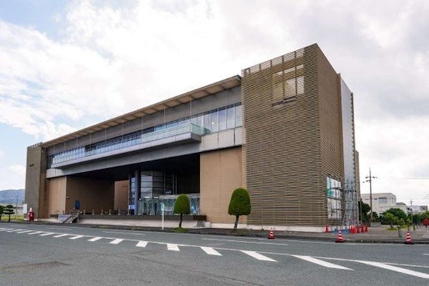 展示も温浴も楽しめる施設 （画像はphotoACより）