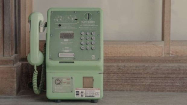 テレホンカードをもらって...（画像はphotoAC）
