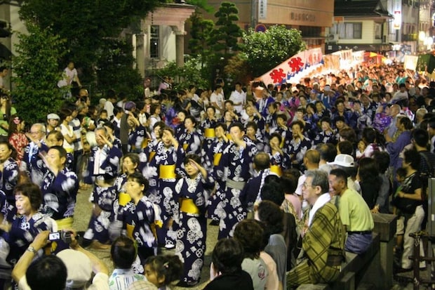 町全体が踊りの会場に（画像提供：（一社）郡上市観光連盟  ）