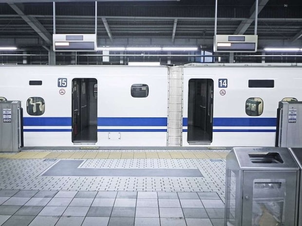 2人をホームで待つことに...(画像はphotoAC)