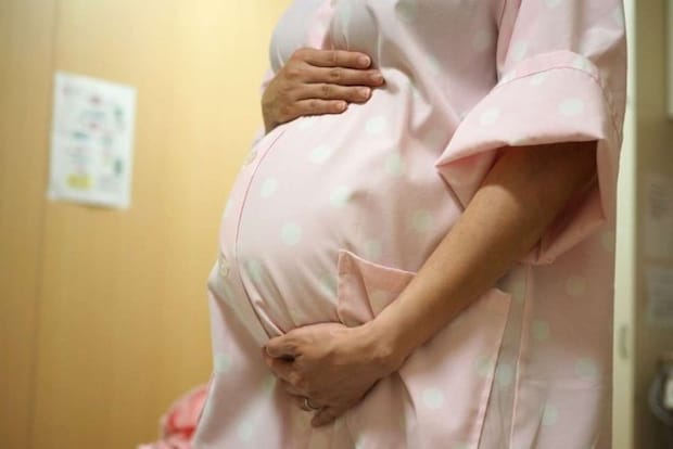 出産のためにの入院中に...(画像はphotoAC)
