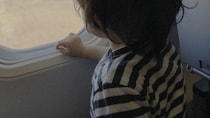 「里帰りのために飛行機に乗った妊婦の私。連れていた2歳児がグズりだすと、近くの乗客たちが」（愛知県・40代女性）