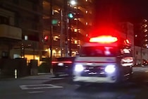 たくさんの赤いテールランプ、2車線の真ん中にできた道...　今でも忘れられない、祖父が亡くなった夜に見た光景（30代女性）