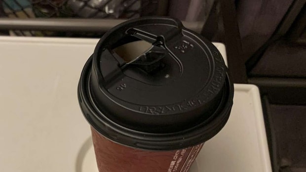不注意でコーヒーが...(画像はphotoAC)