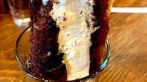 アイスコーヒーを頼んだら〝岩〟が出てきた　「どうやって飲むんだ？！」衝撃の一杯が話題