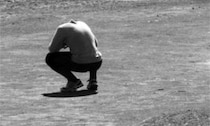 「ユニバで体調が悪くなり、動けなくなった娘。ベンチで休ませていると『映え目的』っぽい女子高生が...」（愛知県・30代男性）