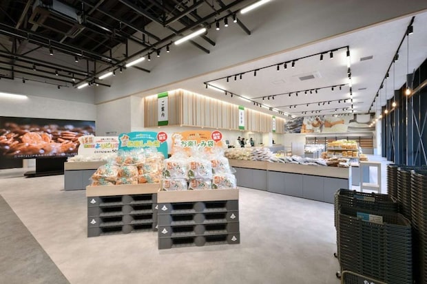 「もちだんご村 もち吉工場直売所」店内の様子(画像提供:もち吉)