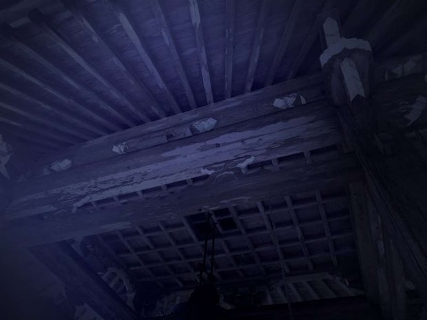 夜のお寺で...(画像はphotoAC)