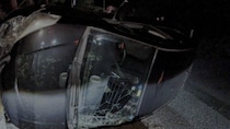 わき見運転で車を横転させてしまった私。腕は血まみれで、通りかかったトラックは通り過ぎていき...（福岡県・30代女性）