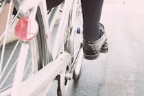 見知らぬ男性たちに担がれて、ワンボックスカーに乗せられた女子高生。彼らは「家に送ってやる」と言って...（茨城県・40代女性）