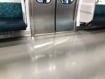 朝の総武線で体調が悪くなった新卒会社員の私。下車した途端に気を失い、若い女性に...（30代女性）
