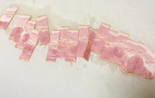 『きのこのバタぽん炒め』を作る写真（撮影：エニママ）