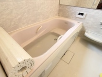 床をゴシゴシしても落ちないなら？　掃除法に「すぐ真似する」「助かる」