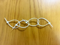 【収納術】ダイソーで買った結束バンド　輪っかにしてつなげると…「え、すごい！」「とても助かる」