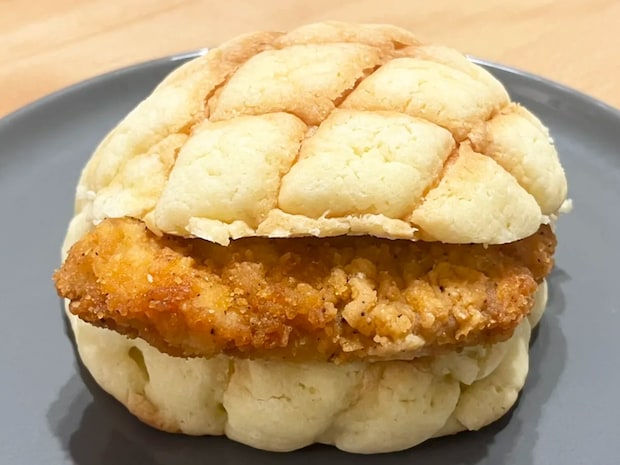 甘い？しょっぱい？　ファミチキ×メロンパンの『禁断アレンジ』がクセになる