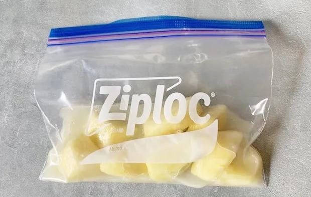 『りんごのカルピス漬け』を作る写真（撮影：エニママ）