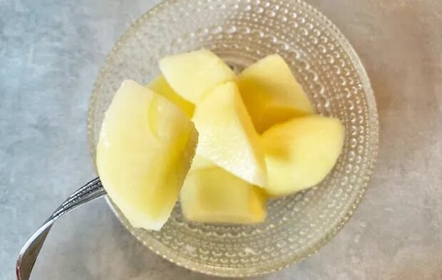 『りんごのカルピス漬け』の完成写真（撮影：エニママ）