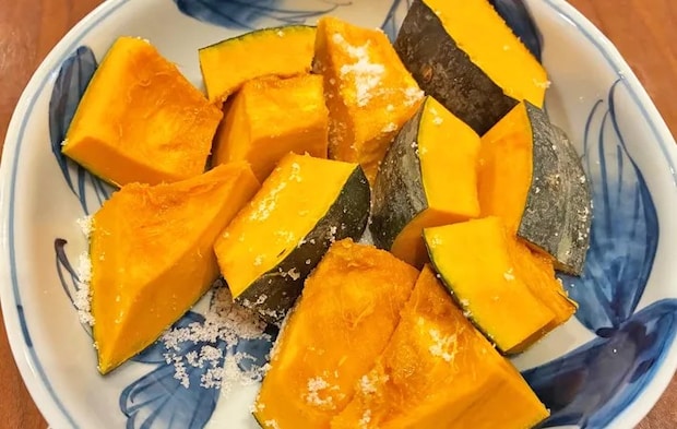 『レンジでつくるかぼちゃ煮』を作る写真