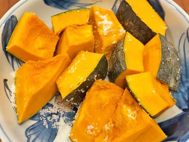 いつもの作り方は忘れて！　鍋は使わない『絶品カボチャの煮物』の作り方