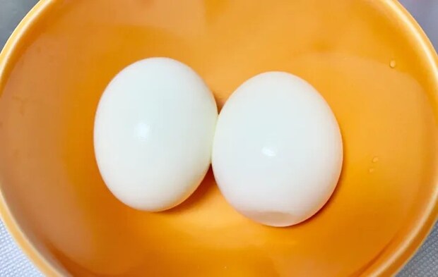 『練乳入り玉子サンド』を作る写真（撮影：エニママ）