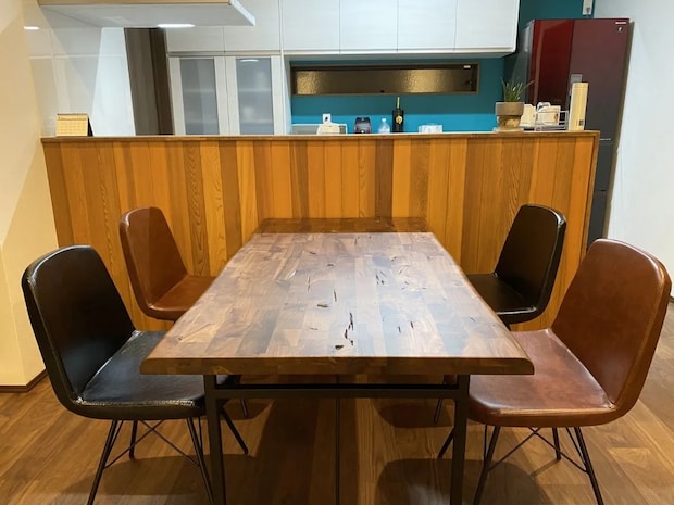 テーブルが劣化する理由？　企業の注意喚起に「盲点だった」「毎日気を付ける」【意外なリスク4選】