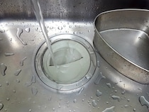 三角コーナーを卒業？　100均アイテムに「やってみたい」「使って納得」【暮らしの工夫4選】