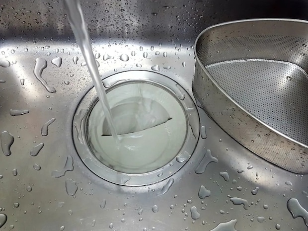 三角コーナーを卒業? 100均アイテムに「やってみたい」「使って納得」【暮らしの工夫4選】