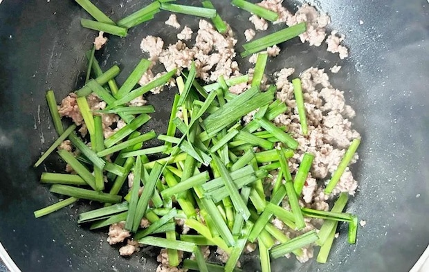 『もやしあんかけ』を作る写真（撮影：エニママ）