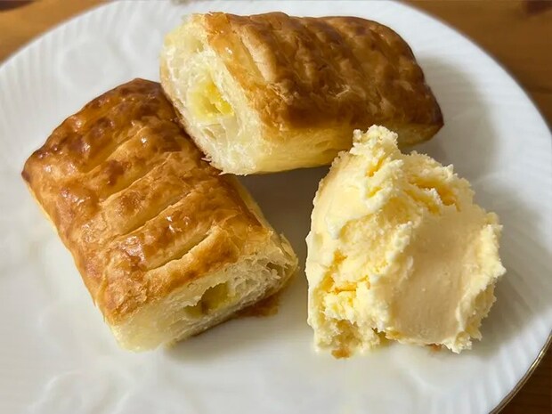 『紅はるかのスティックパイ 4本入』の写真（撮影：grape編集部）