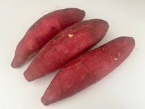 サツマイモは塩水に浸けてみて！　母から教わった『裏ワザ』を実際に試したら…